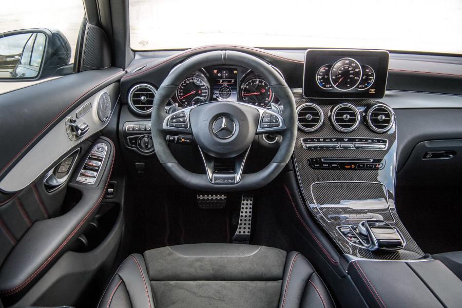 Панель приборов Mercedes-AMG GLC43 4Matic Coupe 2016 года  (WW) (фото 12 из 46)